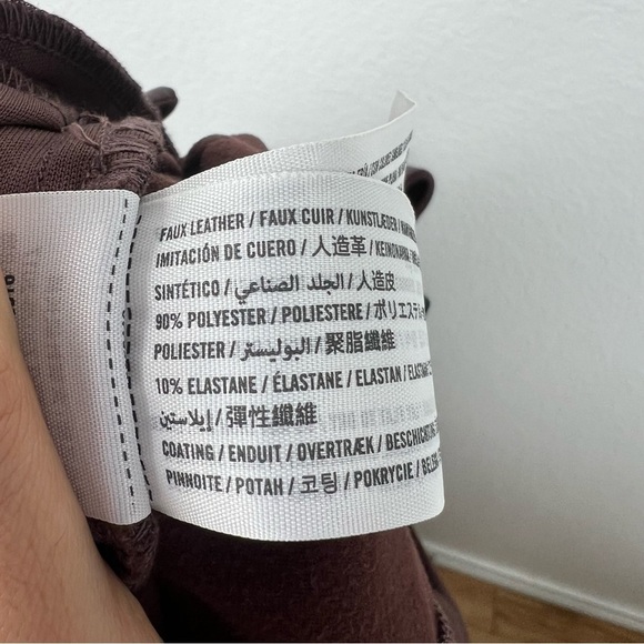 Abercrombie & Fitch Faux Leather 90s Straight Ultra High Rise size 29 - Picture 9 of 9